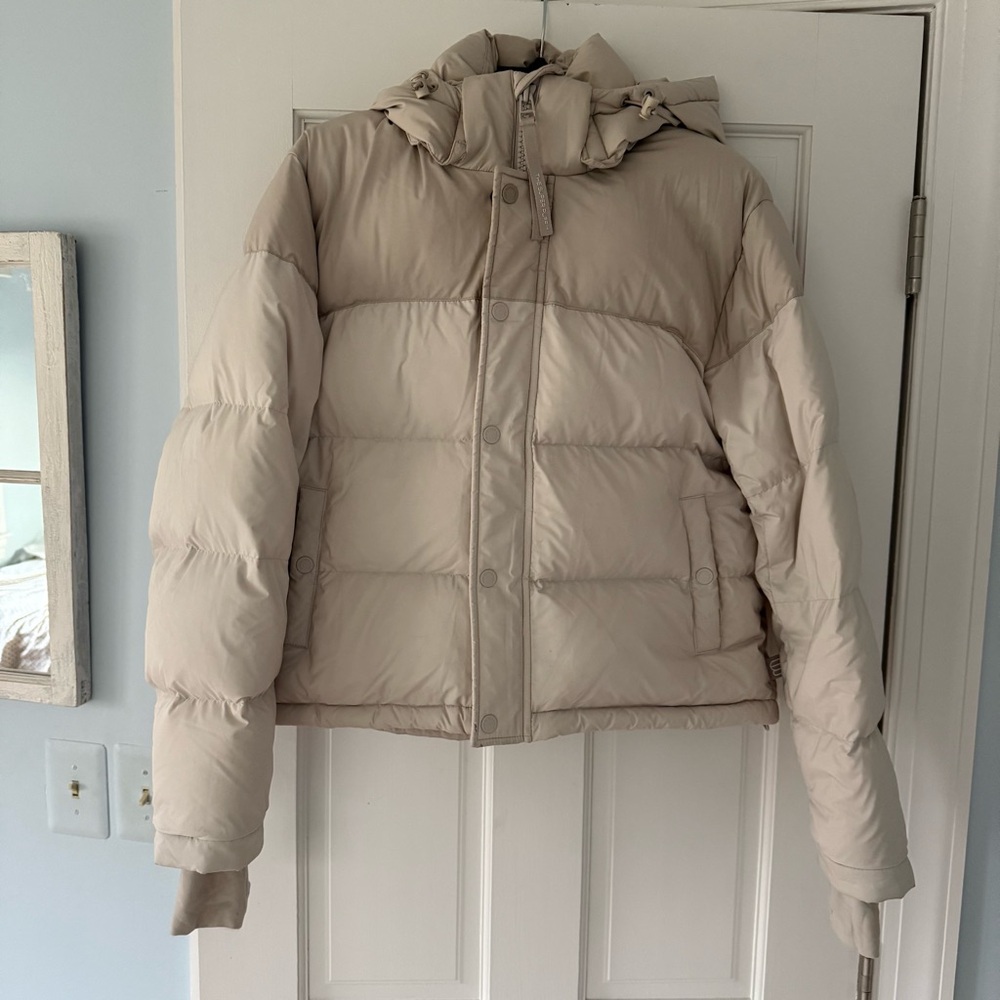 Aritzia Super Puff Jacket - Cream - SMALL - Picture 2 of 10